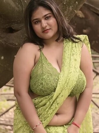 Megha Das Ghosh In Green Saree Outdoor Saree Shoot