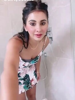 Meetii kalher New Video – Chocolate Shower