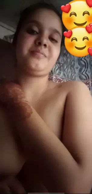 Cute Girl Fingering her Pussy Full HD