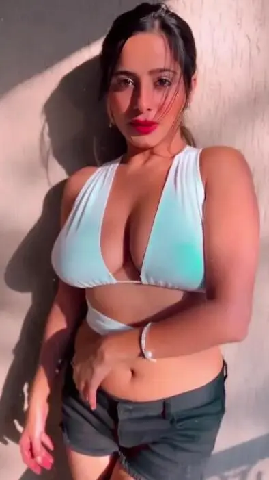 Jiggle Wiggle Kate Sharma
