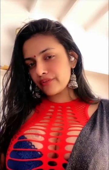 Nishala Nishanka Teasing with her Dizzling Body Showing Her Ass on Tango live