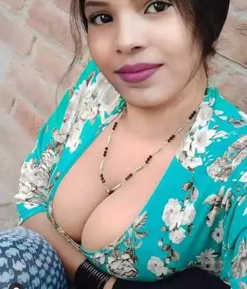 He doesnt know that She loves to suck dicks