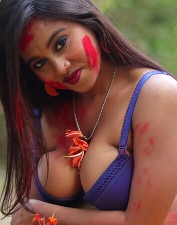 Very Beautiful huge cleavage hot navel show 1