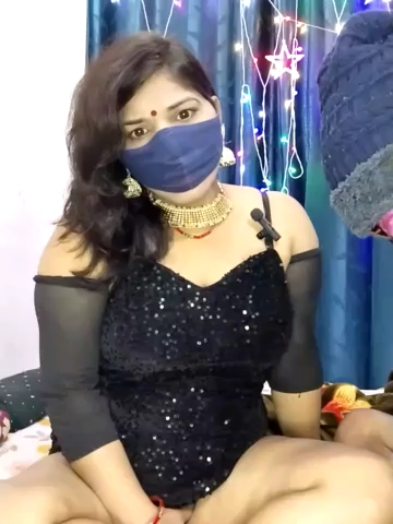 Taniya Hot Boob Show