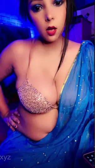 Thakurain Sexy Cleavage