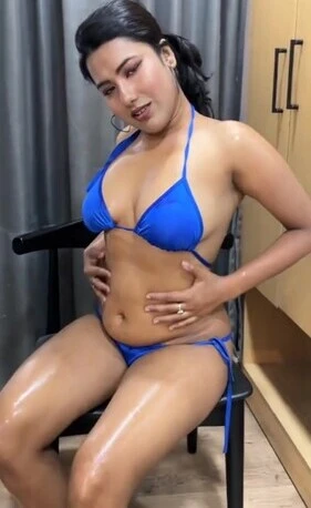 Insta Model Moumita Saha Full Nude Oil massage and Pussy Rub – 10 Mins With face