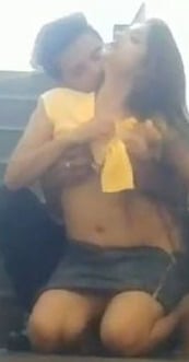 Girlfriend ki desi big boobs dabane ki video clips