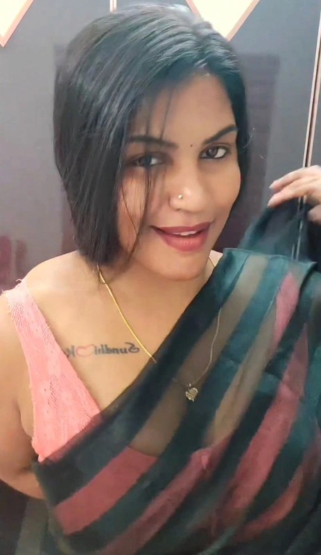 Sexy mallu girl saree wearing huge milky boobs and armpit show hot