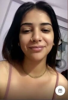 Kritika SHE GONE CRAZY Ek Chhapri Ko pel Diya