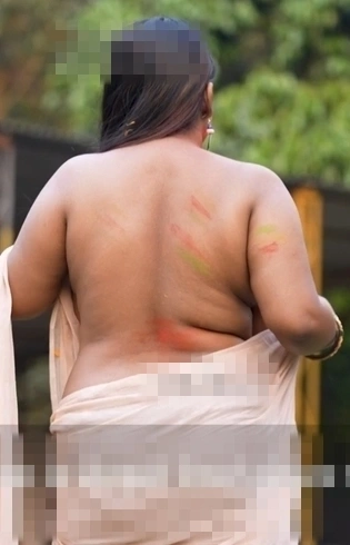 Naari Megazine Sreetama Hot Uncut in Outdoor