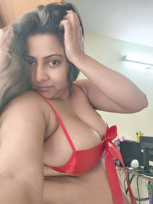 V-Hot-Sweti stripchat ticket show