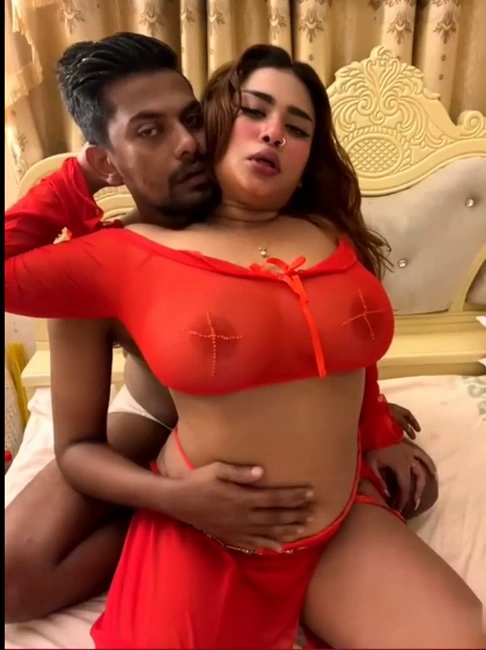 AIcouple Sexy Model Show Her Big Boobs