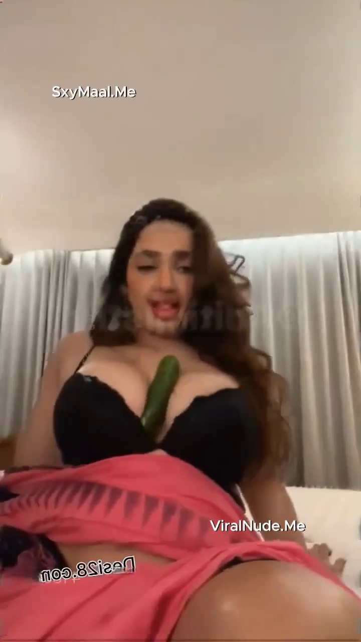 Aditi Mistry Show Her Cleavage Part 2