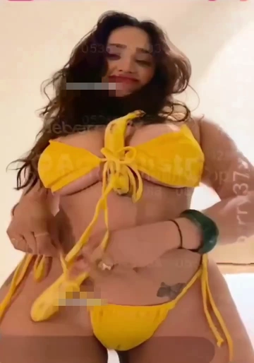 Aditi Mistry Yellow Bikini Live Part 3