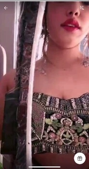 Insta Influencer Lea aka Tanisha Nude Showing Boobs