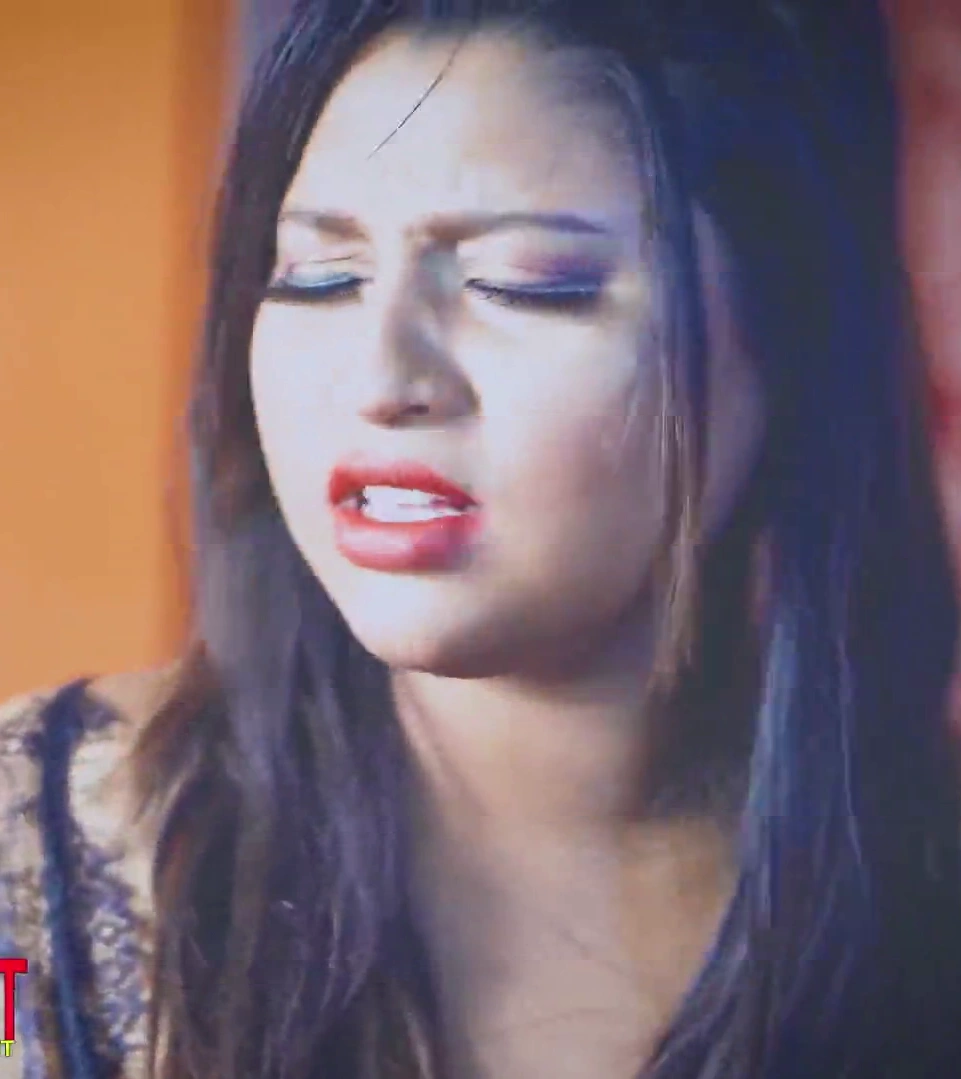Menaka Kiss kiss GlamHeart