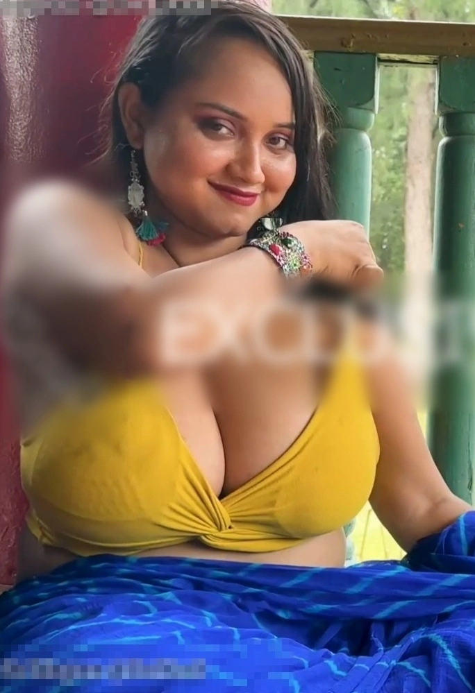 Model Alina Boobs Tease Show