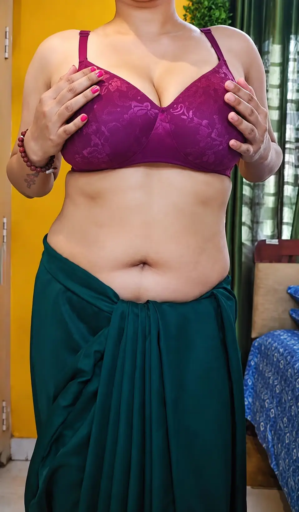 Horny Bhabhi Strips Saree Nude and Plays with Her Wet Pussy