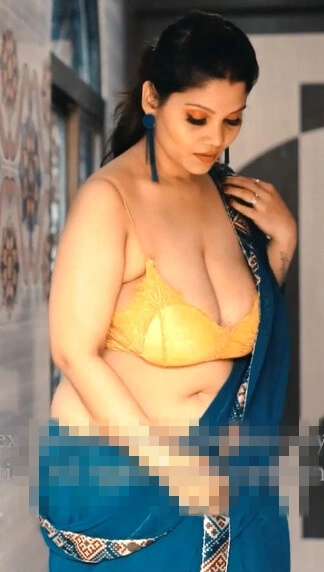 Rai Bong Naari Magazine Premium Deep Cleavage