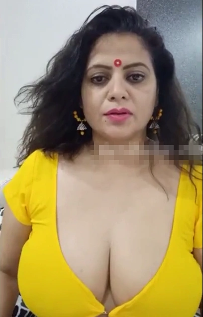 Sapna Sappu Live in yellow Bra
