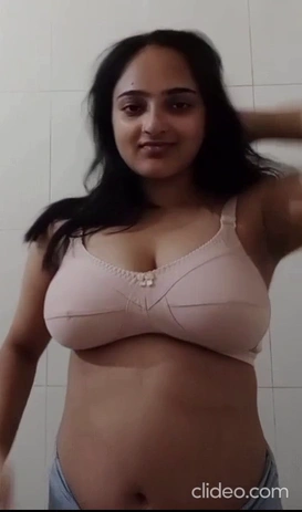 Soniya Bhabhi Show Her Big Boobs 2