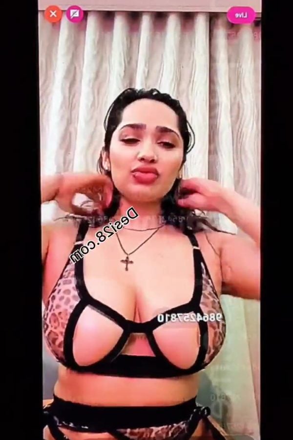 Aditi Mistry Boobs Press in Saree Live Video Part 2