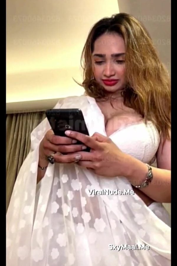 Aditi Mistry Sexy Live on Holi Part 1